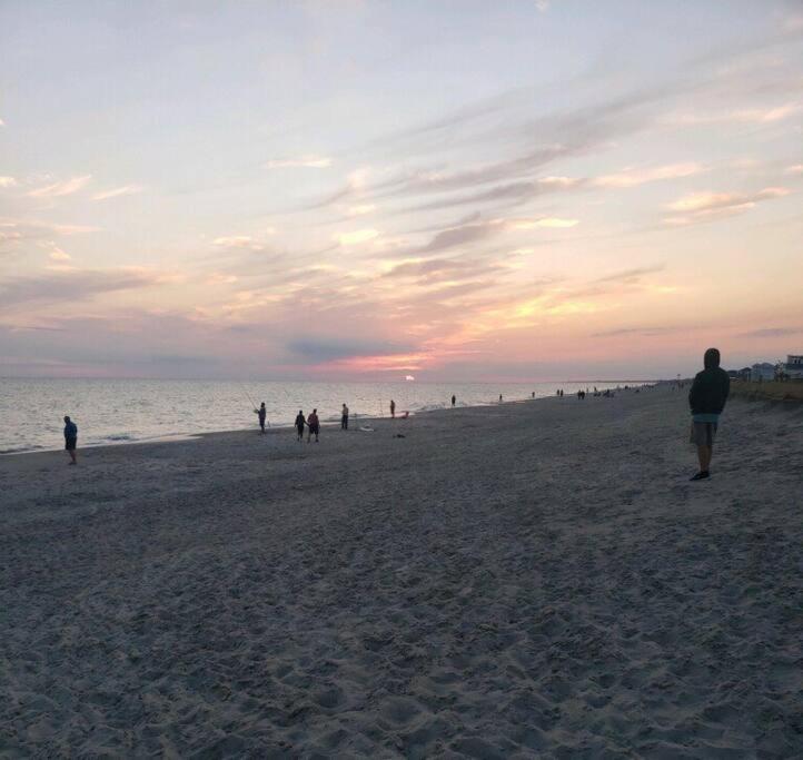3 Bedroom Condo, Ocean Views & Short Walk To Beach! Oak Island Eksteriør billede