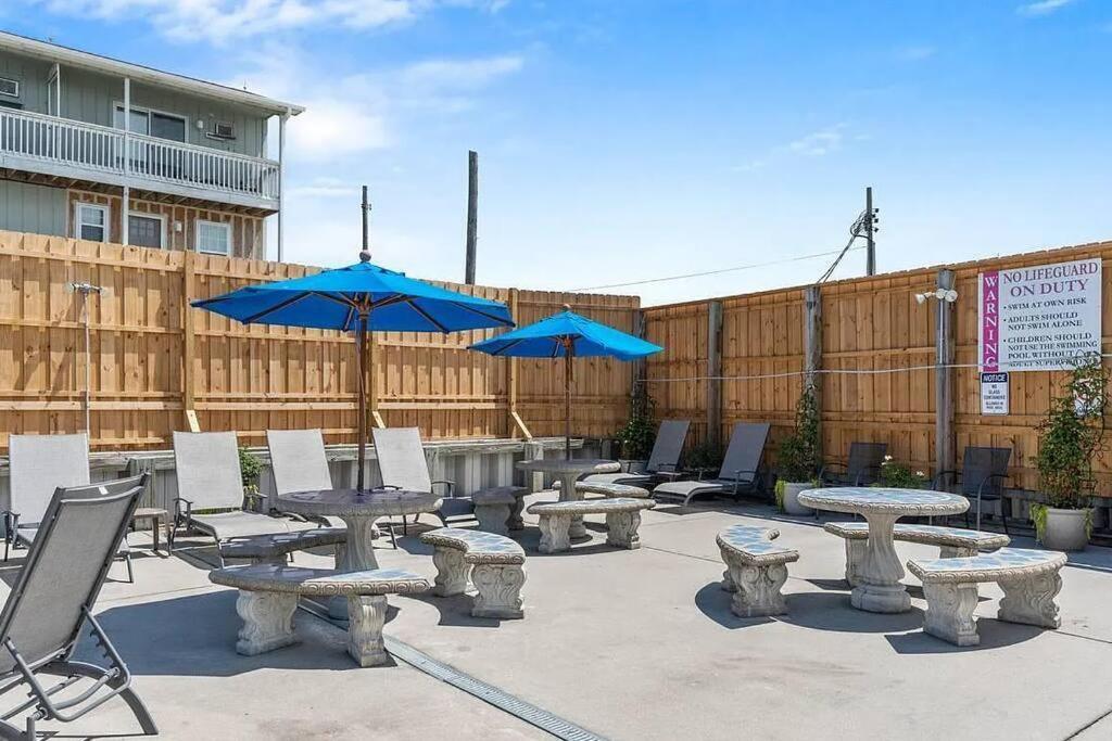 3 Bedroom Condo, Ocean Views & Short Walk To Beach! Oak Island Eksteriør billede